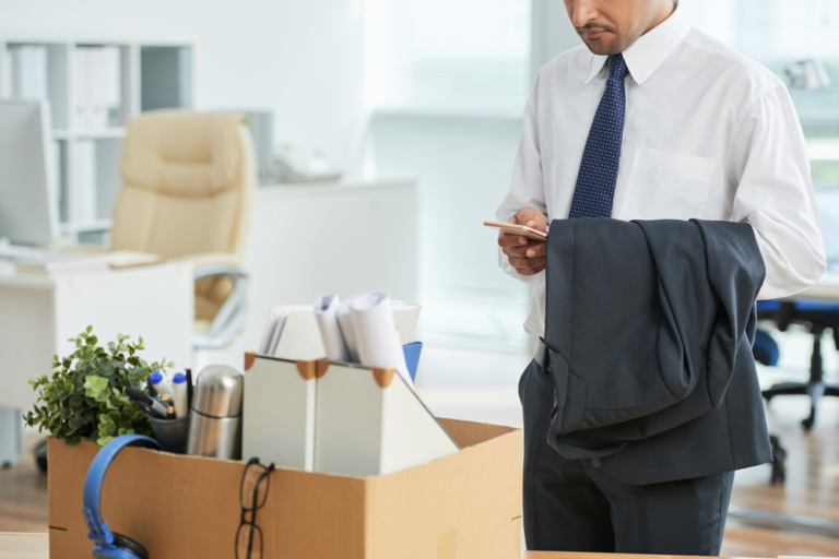 Guida Completa al Preavviso di Licenziamento: Normative, Calcolo e Difesa dei Diritti