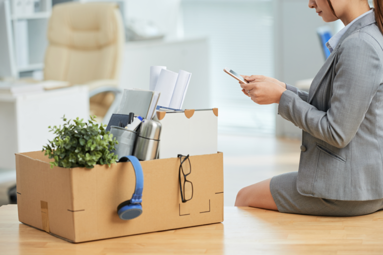 Guida essenziale al licenziamento senza preavviso: cause, conseguenze e difese Legali