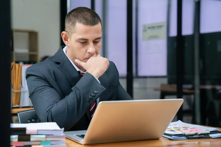 Provvedimento Disciplinare: Cosa devi sapere sulla gestione delle violazioni sul posto di lavoro